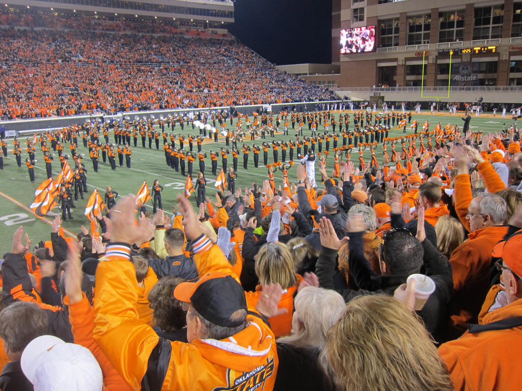 Football-3.jpg (564397 bytes)
