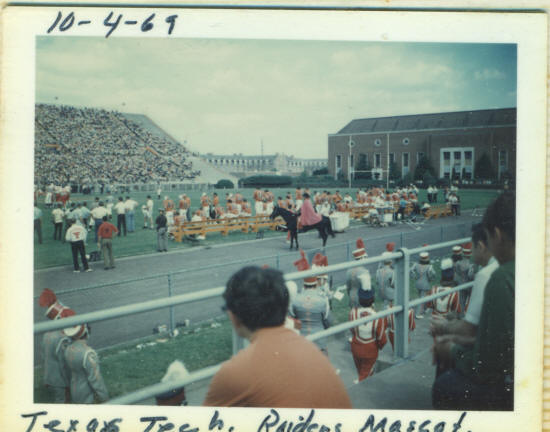 1969 10-4 OSU Football game.jpg (201044 bytes)